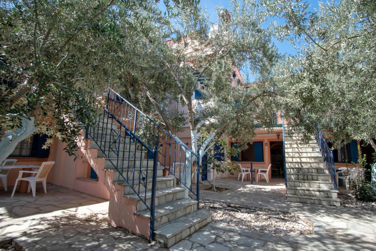 Kleoni Club Apartments Tolo Exterior photo